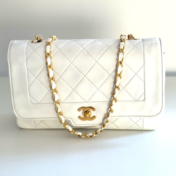 CHANEL Vintage 1-Series 1990s White Lambskin Quilted Flap Bag Gold CC Lock GHW!! - Picture 1 of 17
